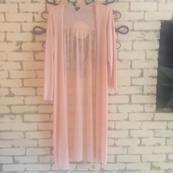 Torrid light pink duster.