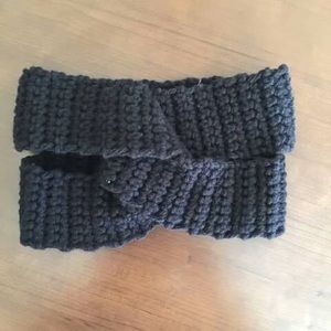 Black knit twist turban