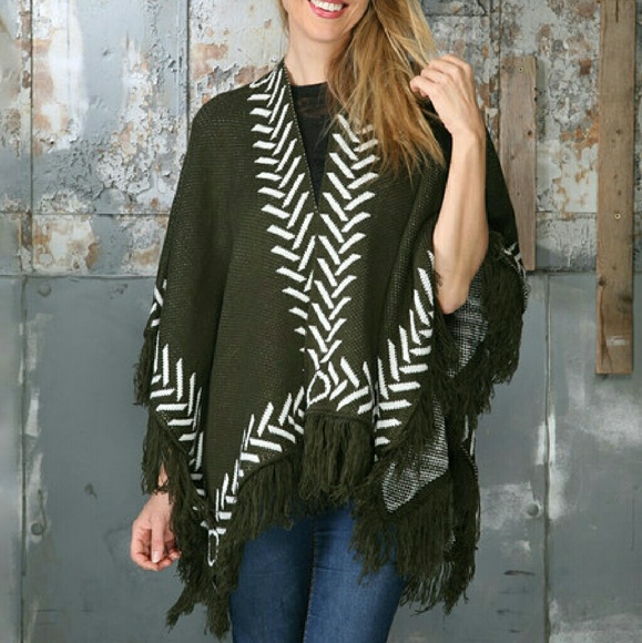 Green White Herringbone Fringe Shawl O/S UO FIRM - Picture 2 of 4