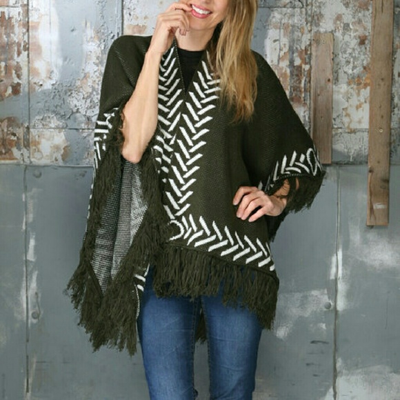 Green White Herringbone Fringe Shawl O/S UO FIRM - Picture 3 of 4