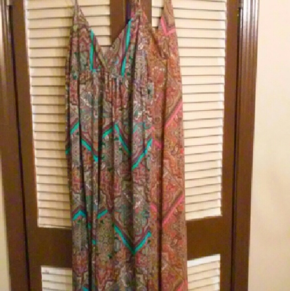 SPAGHETTI STRAP MAXI DRESSES