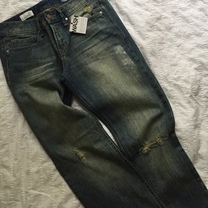 SALE!! NWT Gap 1969 distressed jeans