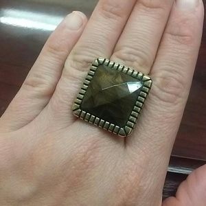 Square shape ring