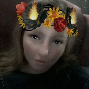 Meet your Posher, Caitlin