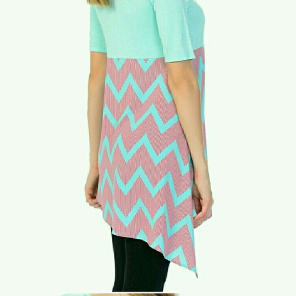 🎉CLOSET CLEAROUT🎉CHEVRON ASYMMETRICAL TUNIC - Picture 2 of 3