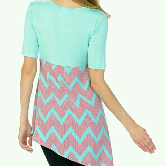 🎉CLOSET CLEAROUT🎉CHEVRON ASYMMETRICAL TUNIC - Picture 3 of 3