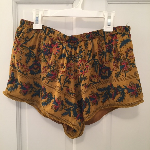 Zara boho shorts