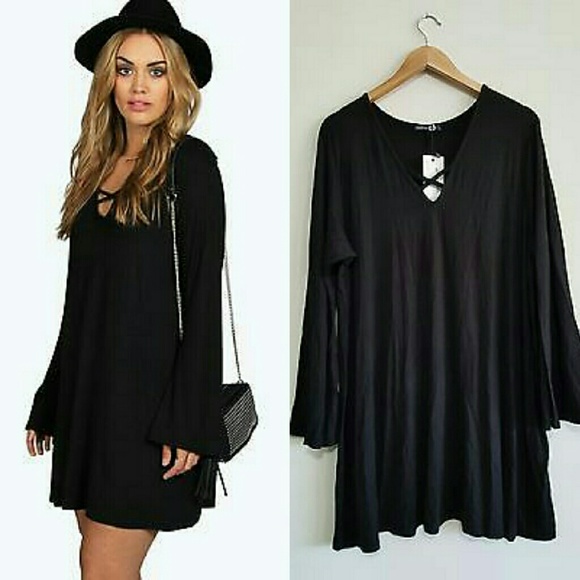 Boohoo 
Womens Plus Alex Cross Front Shift Dress