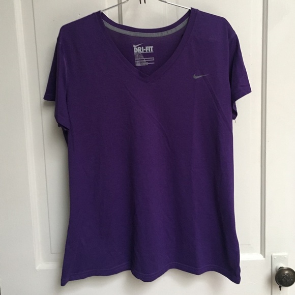 Regular fit purple Nike Dri-Fit short sleeve shirt