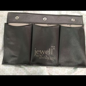 Jewel triple slit pocket