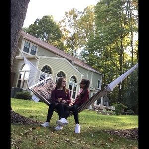 Meet your Posher, Hye