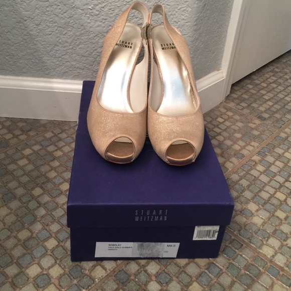 Brand new gold Stuart Weitman Heels Size 9