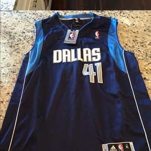 Brand new Dallas Mavericks Jersey - Nowitzki