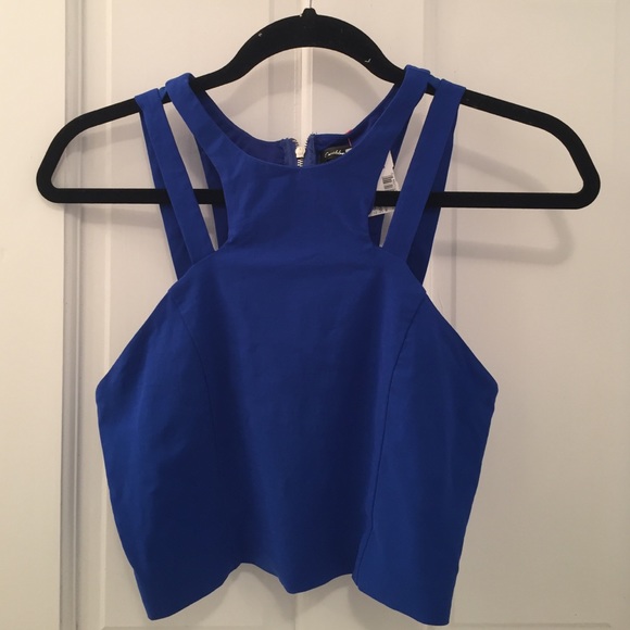 Cutout crop tank