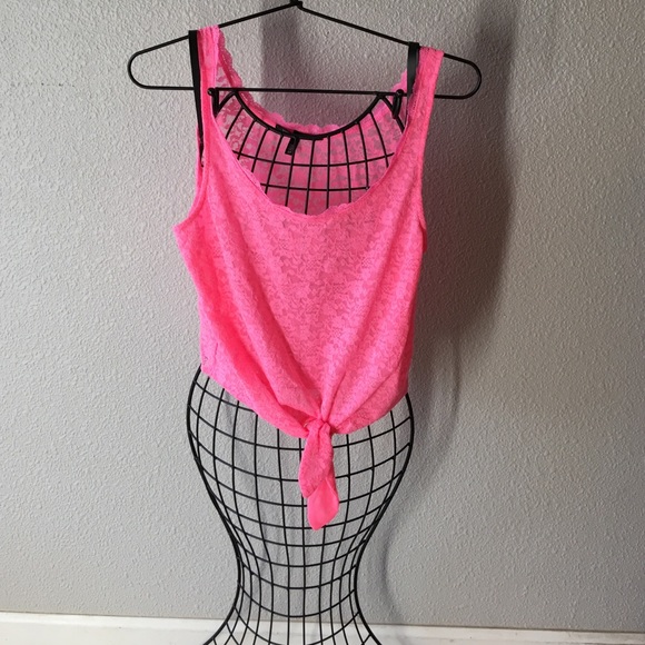 T shirt. Size S
