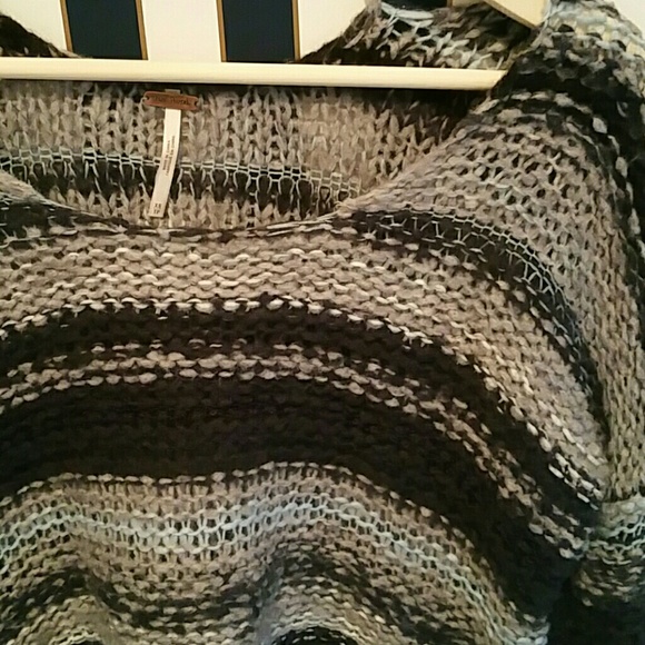 Free People xs crop sweater - Picture 2 of 4