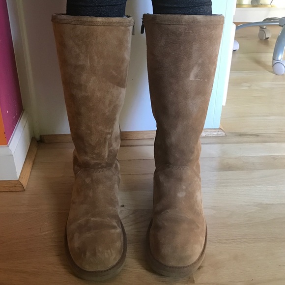 UGG Authentic Chestnut Zip-up Boots Women's size 9