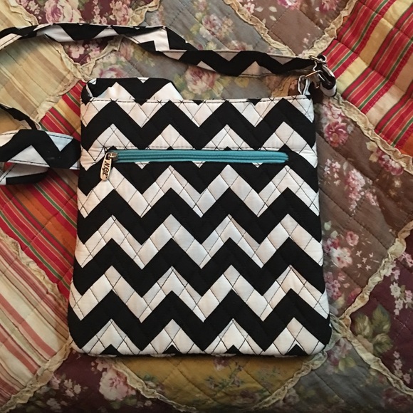 "L" crossbody purse - Picture 2 of 3