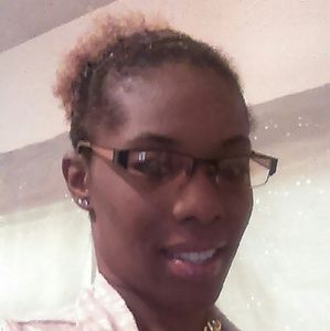 Meet your Posher, Denise