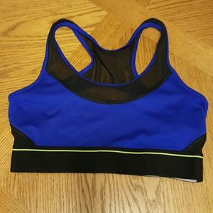 Fabletics tropez sports bra. Size med