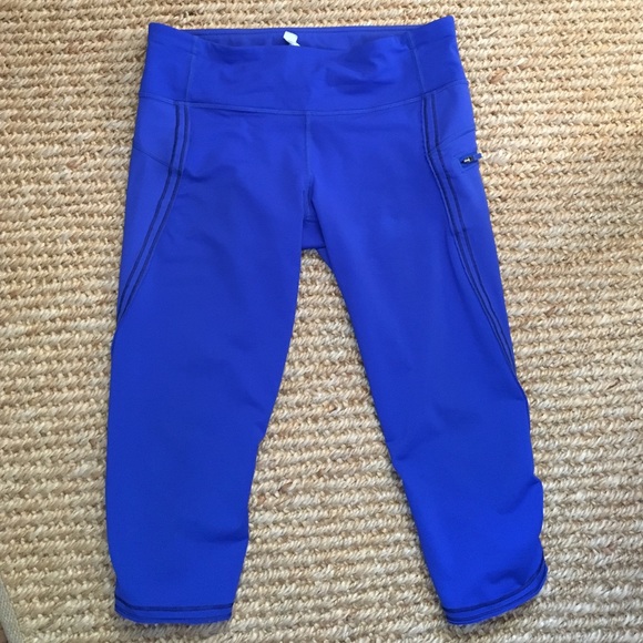 Lululemon capri leggings size 8