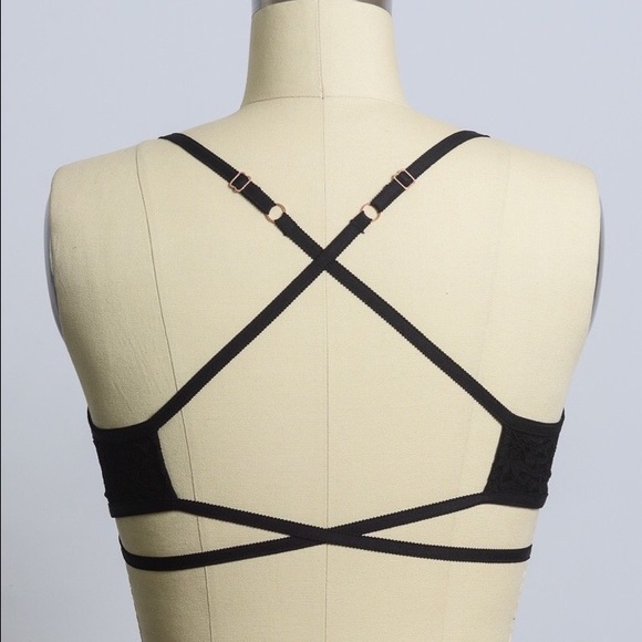 LAST ONE 🎉 Strappy Floral Lace Bralette 💣 - Picture 2 of 4