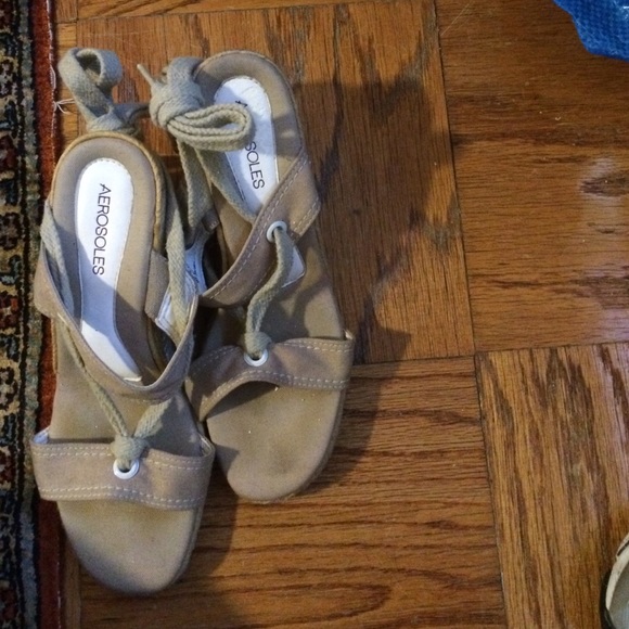 Women's Aerosoles Over The Drill Heels - Picture 1 of 4