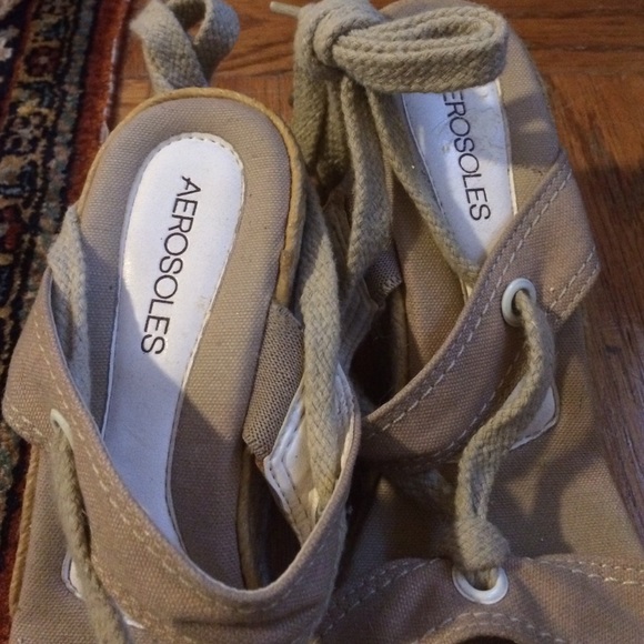 Women's Aerosoles Over The Drill Heels - Picture 2 of 4