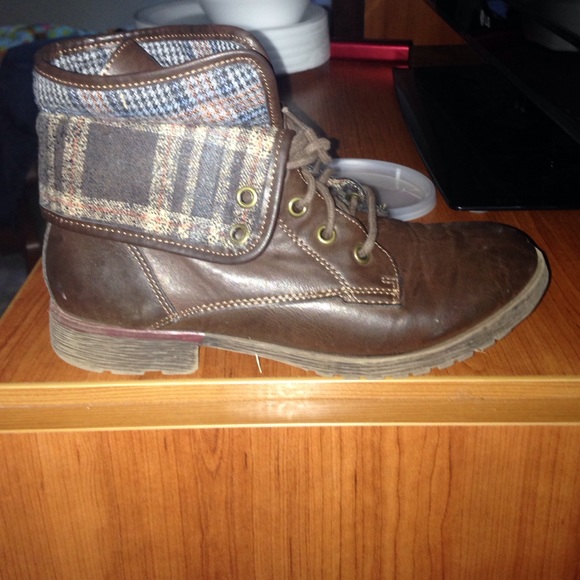 Short brown boots - Picture 1 of 1