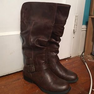 Practically brand new size 7wc Bear Traps boots