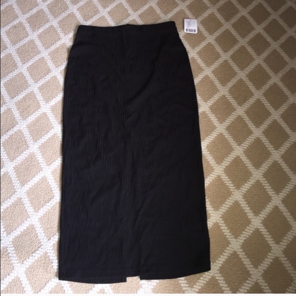 Silence + Noise Black pencil skirt - Picture 3 of 4