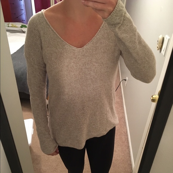 Old navy scoop/v neck oatmeal sweater