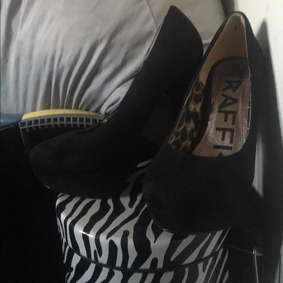 Heels - Picture 2 of 2