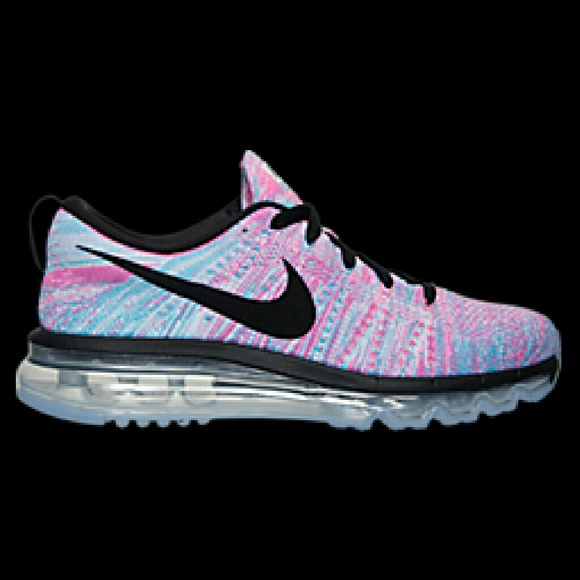 NIB Nike Flyknit Max Size 8.5 women