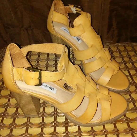 American Eagles Heels