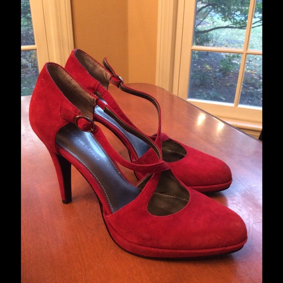 Bandolino Red Suede Pumps 7