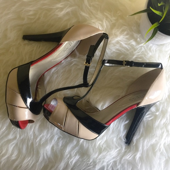 Guess Shoes - Black Multi Pump