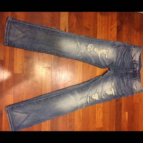 Destroyed boyfriend jeans