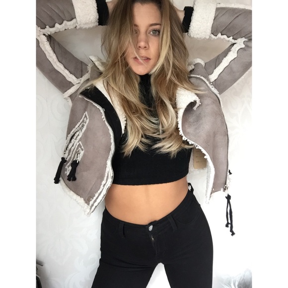 ••SOLDOUT••Carly Coat