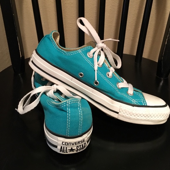 FUN Converse teal all star Chuck Taylor's size 6
