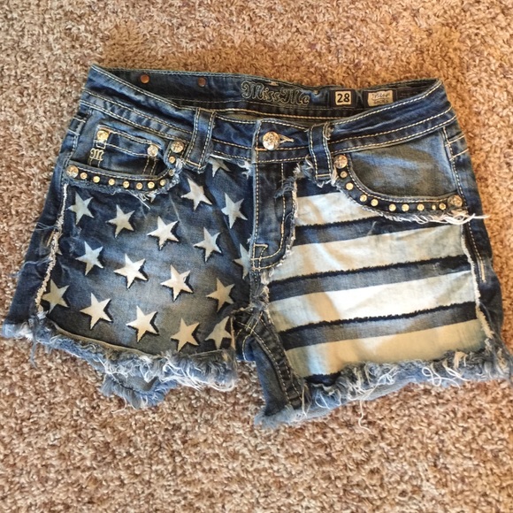 Miss Me Shorts Size 28