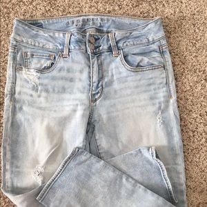 American Eagle Crop light wash denim