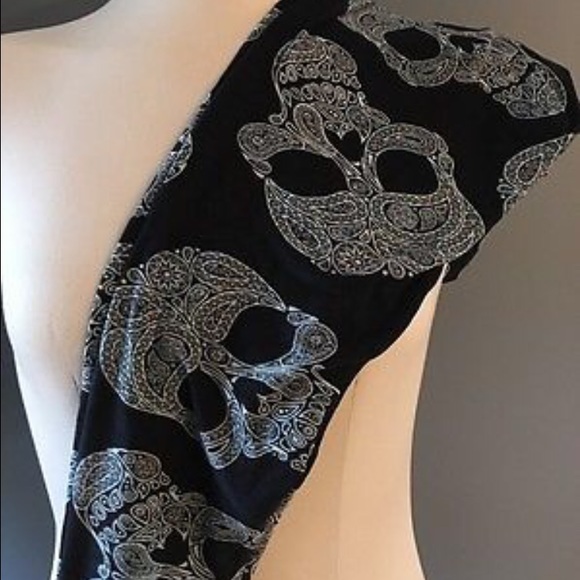 LulaRoe Paisley Skull OS leggings