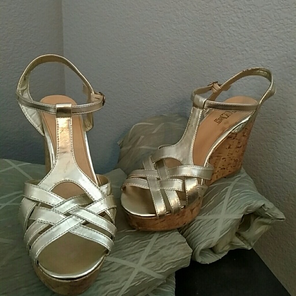 Women's shoes