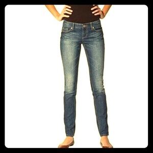 ✨👖Super Cute Mossimo Supply Co. Skinny Jeans👖✨