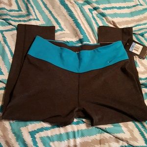 nike dri fit capri nwt