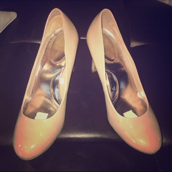 Nude Patent Pumps 👠 EUC