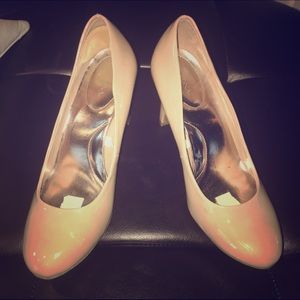Nude Patent Pumps 👠 EUC