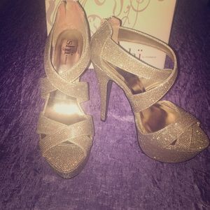 Champagne Glitz Gold High Heels (NEVER WORN)