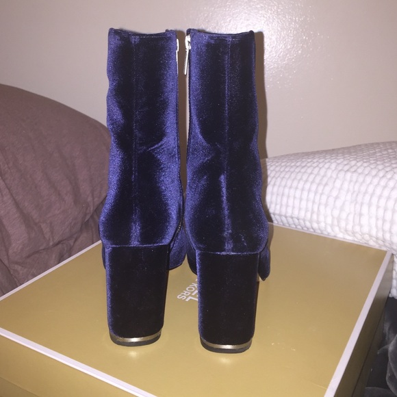 Michael Kors Blue Velvet Ursula Booties 7.5 - Picture 3 of 5